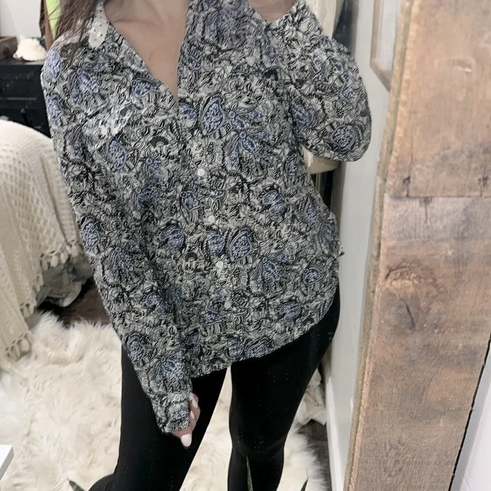 Talbots Blue and Black Paisley Button-Up Shirt size large cotton fabric - Picture 4 of 8